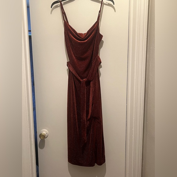 Lost + Wander Cinnamon red burgundy burnt orange velvet cowl neck midi dress - Picture 8 of 9
